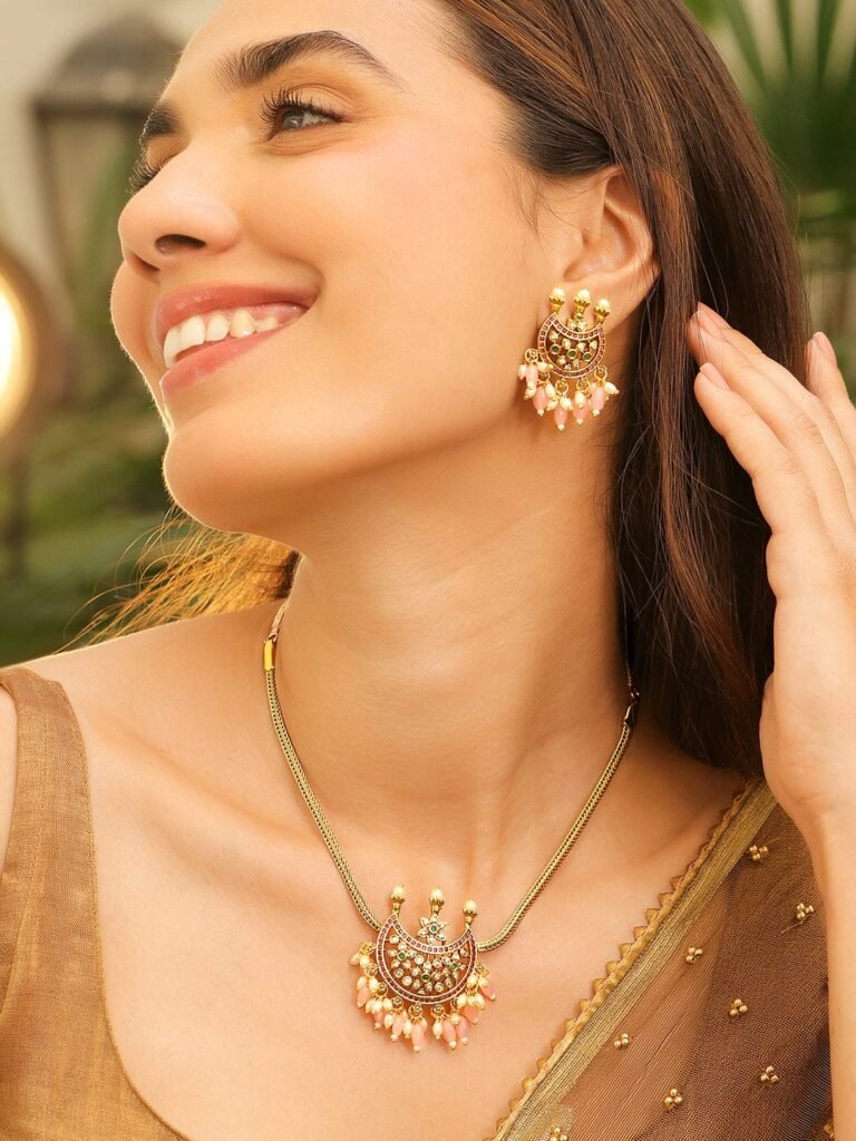 Best Jewellery Sets for Destination Weddings in India
