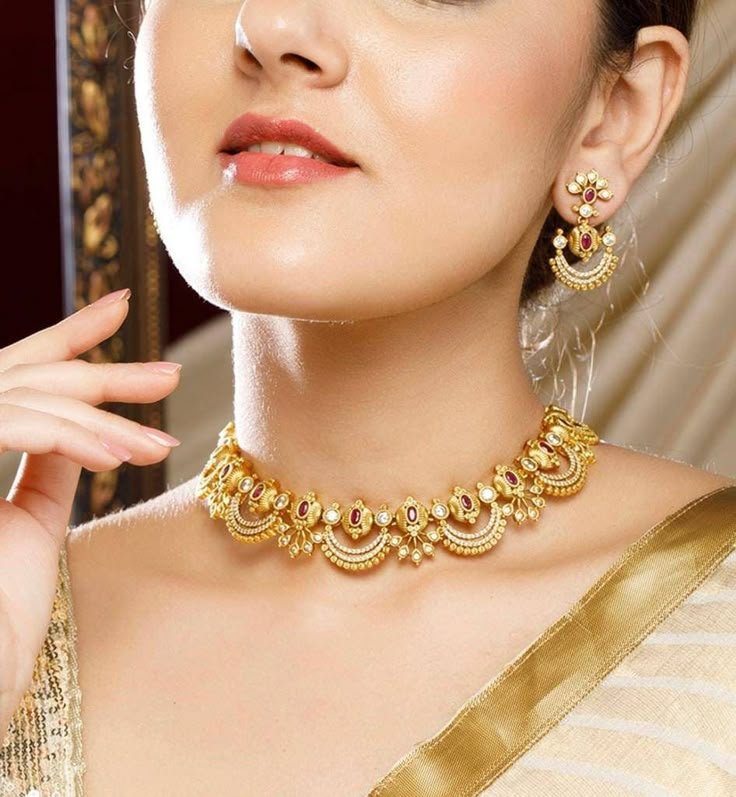 Best Jewellery Sets for Destination Weddings in India
